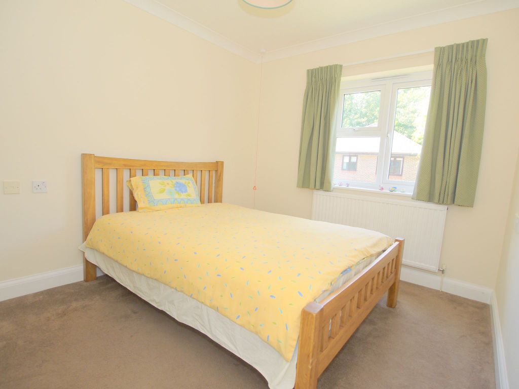 2 bed property for sale in The Acorns, Bradbourne Park Road, Sevenoaks TN13, £160,000