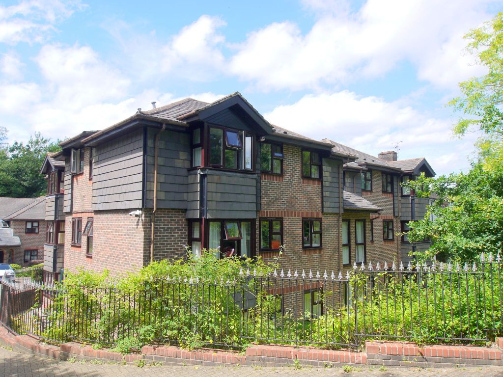 2 bed property for sale in The Acorns, Bradbourne Park Road, Sevenoaks TN13, £160,000