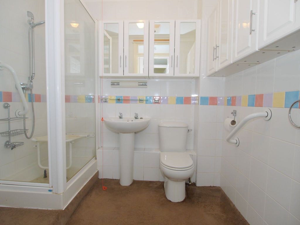 2 bed property for sale in The Acorns, Bradbourne Park Road, Sevenoaks TN13, £160,000