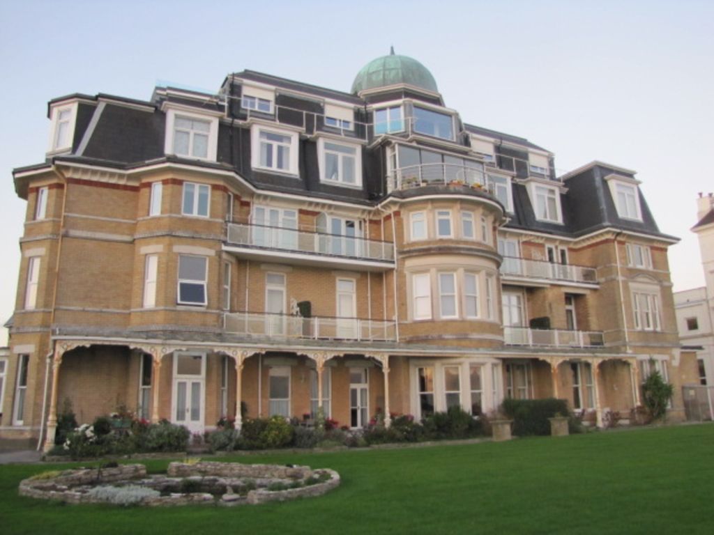 1 bed flat for sale in West Hill Road, Westbourne, Bournemouth BH2, £190,000