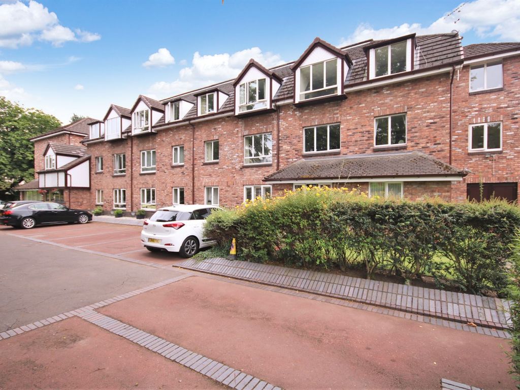 1 bed flat for sale in Lynwood, Victoria Road, Wilmslow SK9, £129,950