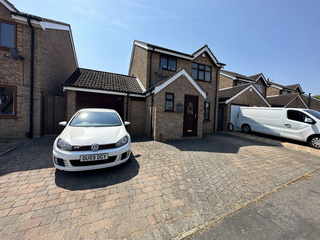 3 bed detached house for sale in Elwell Avenue, Leicester LE9, £259,500