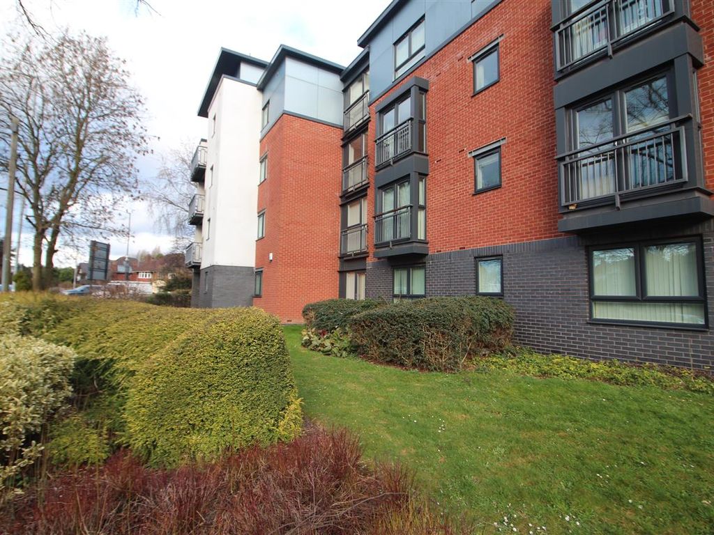 2 bed flat for sale in Keepers Gate, Broadway, Walsall WS1, £125,000