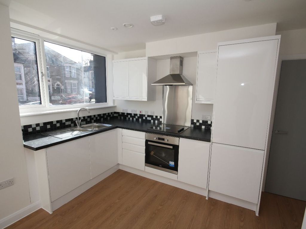 1 bed flat for sale in Flat, Napier House, - Napier Road, Luton LU1, £170,000