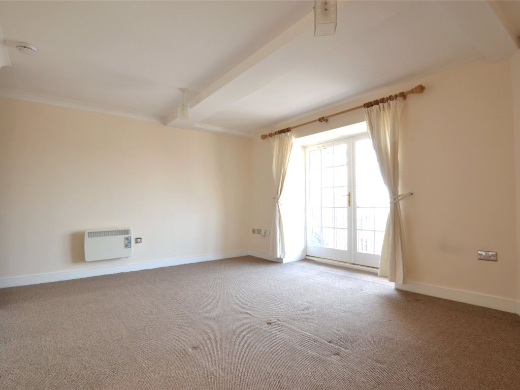 1 bed flat for sale in Commercial Road, Gloucester GL1, £135,000