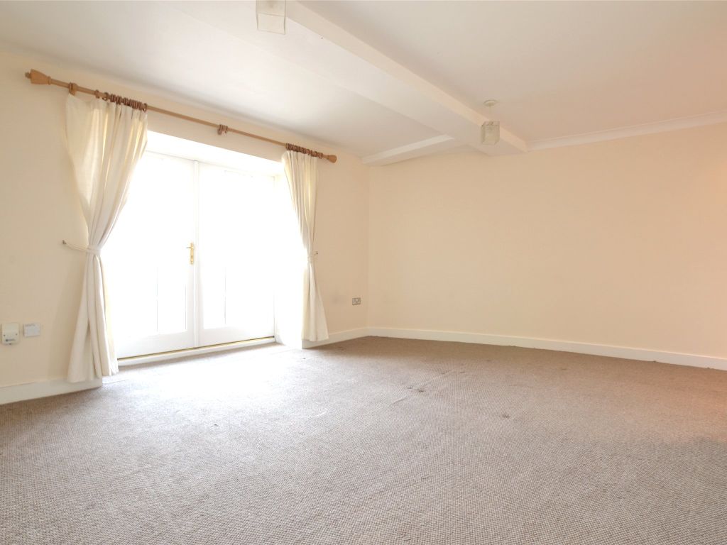 1 bed flat for sale in Commercial Road, Gloucester GL1, £135,000