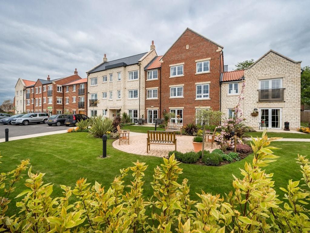 2 bed flat for sale in Ryebeck Court, Eastgate, Pickering YO18, £199,000
