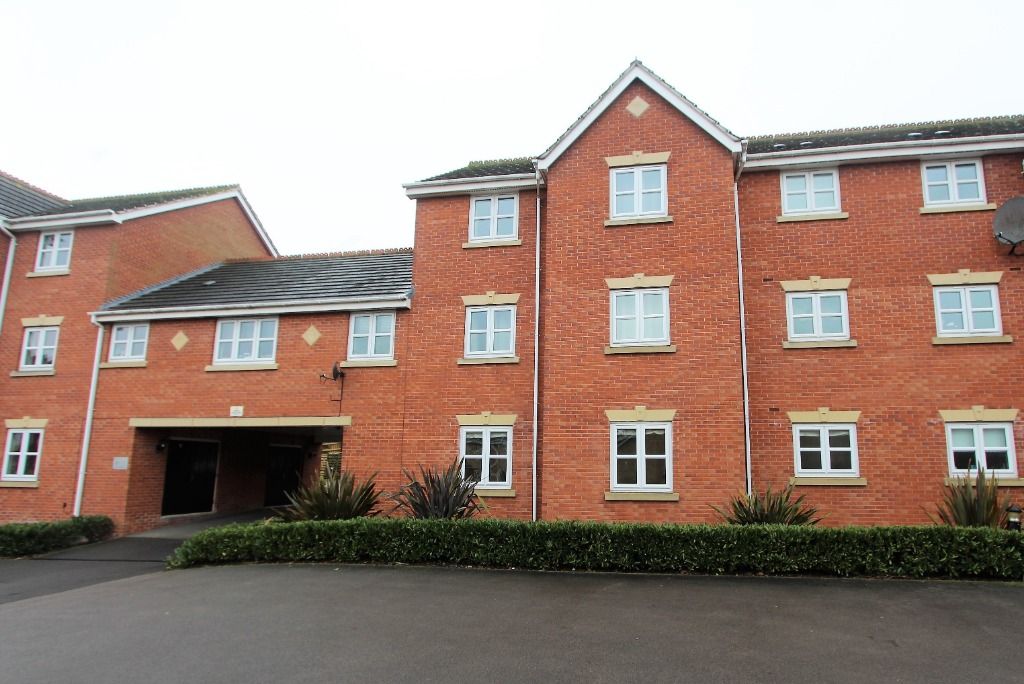 2 bed flat for sale in Shipman Road, Braunstone LE3, £140,000