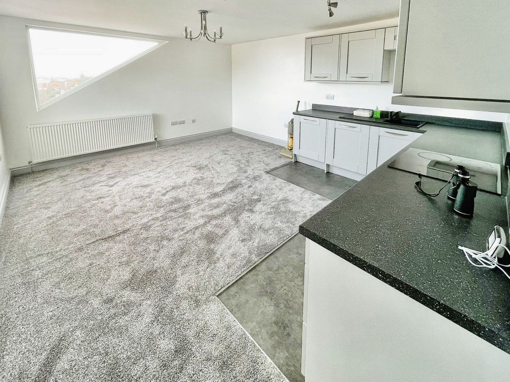 3 bed flat for sale in Cliff Road, Dovercourt, Harwich CO12, £175,000