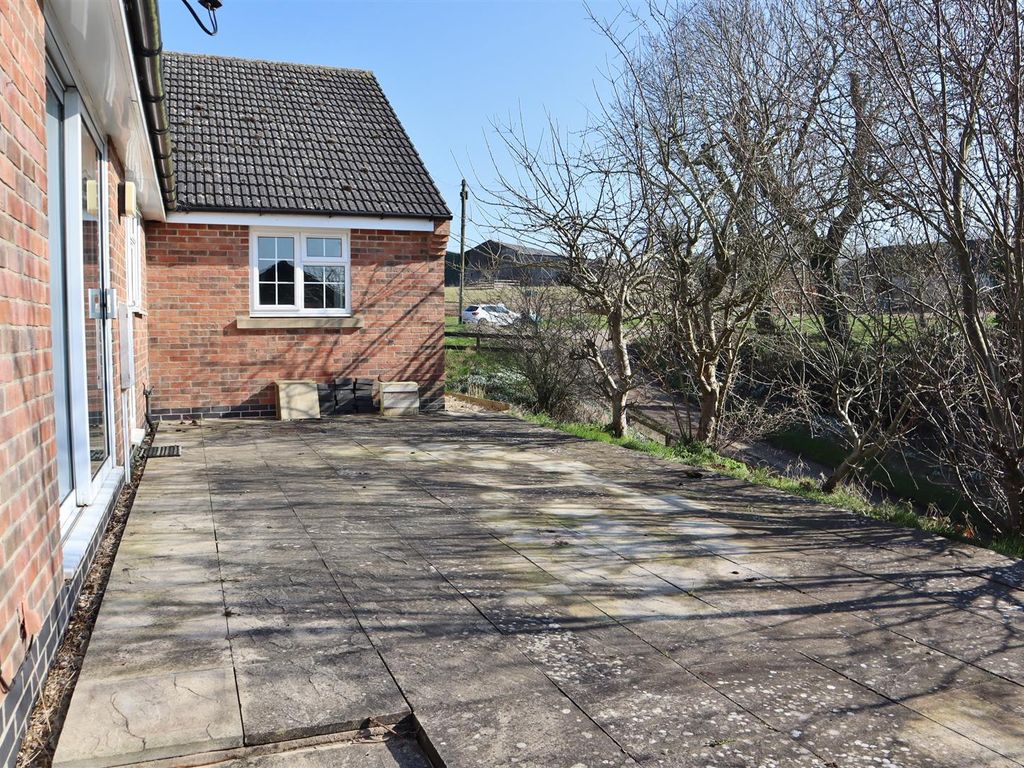 4 bed detached bungalow for sale in Main Street, Barrow, Rutland LE15, £285,000