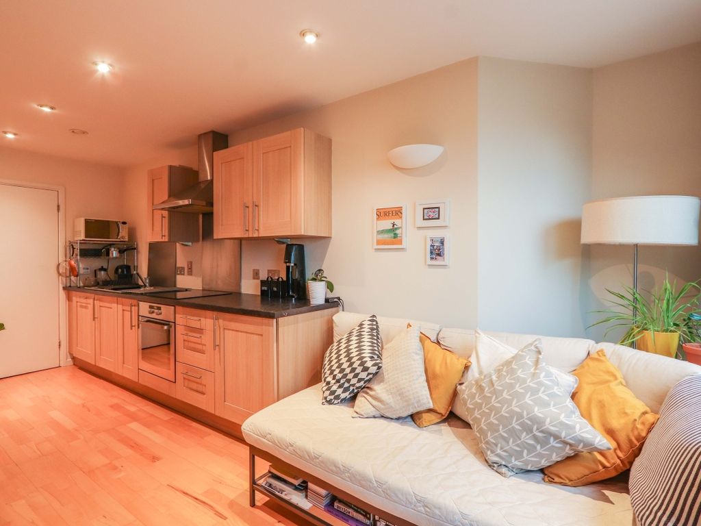 1 bed flat for sale in West Street, Sheffield S1, £90,000