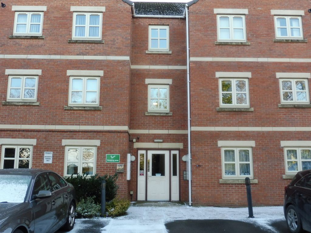 2 bed flat for sale in Grange Court, Wombwell S73, £105,000