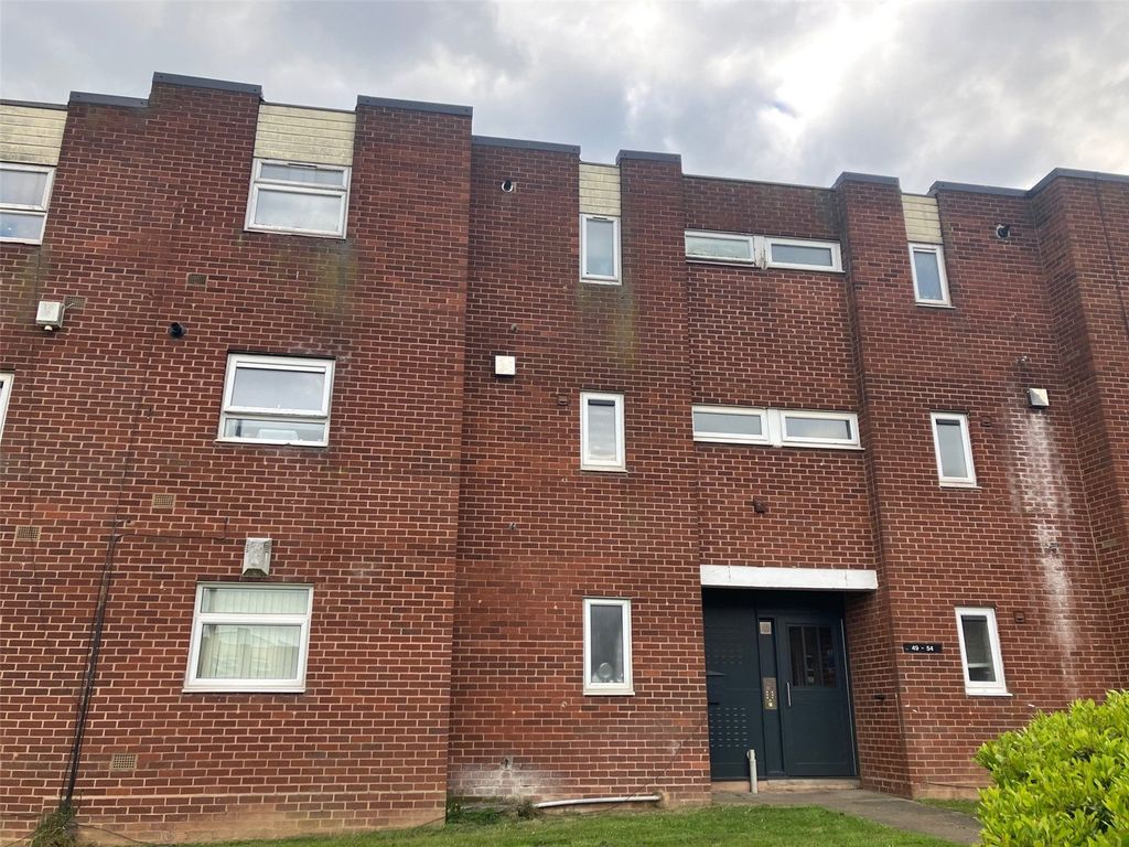 1 bed flat for sale in Beaconsfield, Brookside, Telford, Shropshire TF3, £60,000