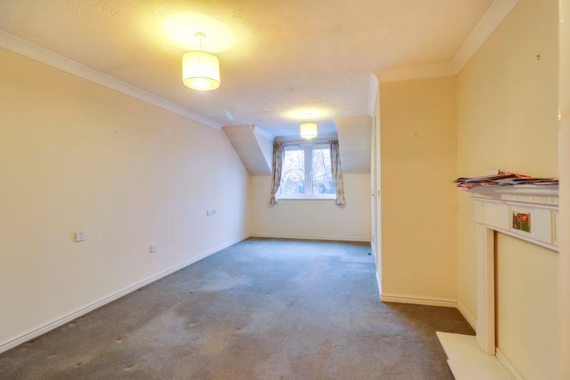 1 bed flat for sale in Hertford Road, Enfield EN3, £115,000