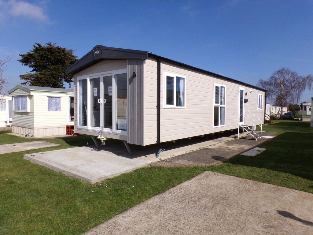 2 bed property for sale in Bradwell-On-Sea, Southminster, Essex CM0, £95,000