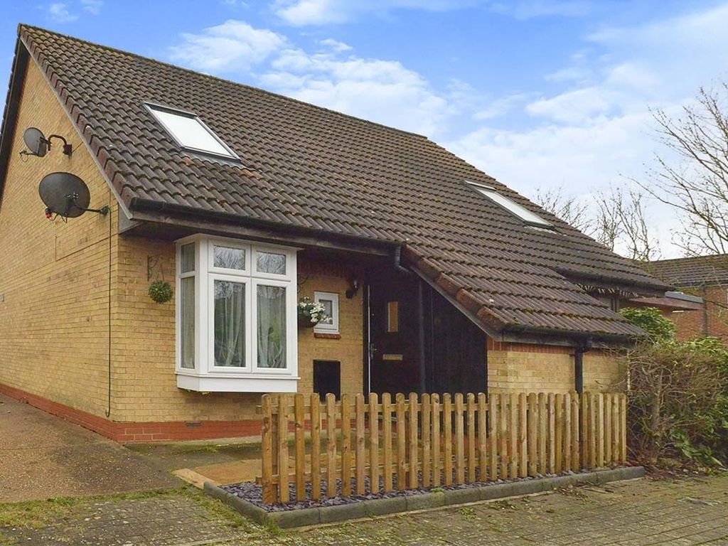 2 bed semi-detached house for sale in Upton Grove, Shenley Lodge, Milton Keynes MK5, £82,500