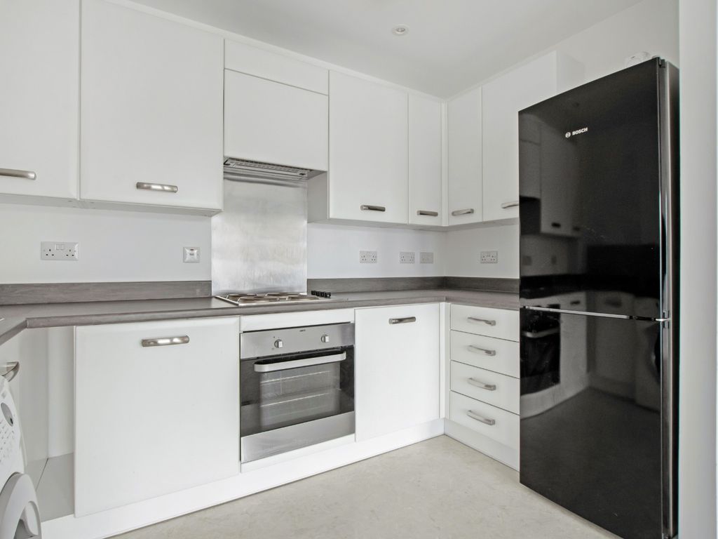 1 bed flat for sale in Fellows House, Lilywhite Drive, Cambridge CB4, £139,500