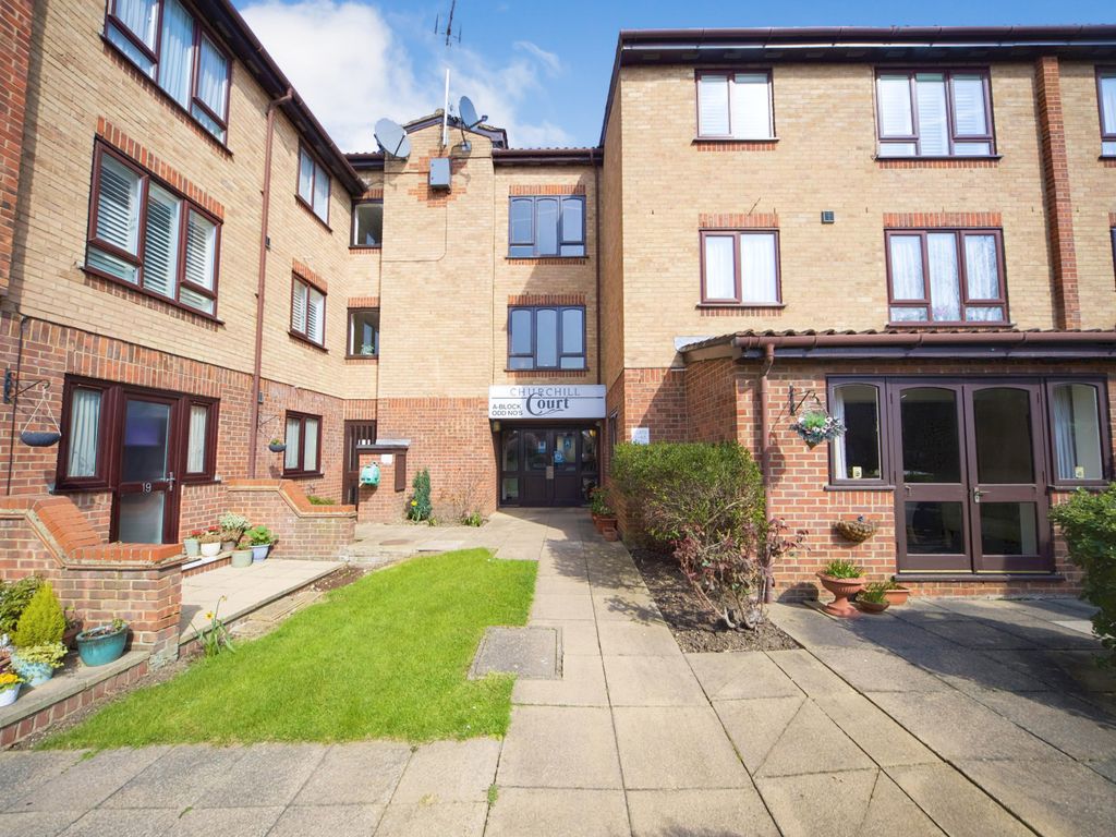 1 bed flat for sale in Churchill Court, Ainsley Close, London N9, £140,000