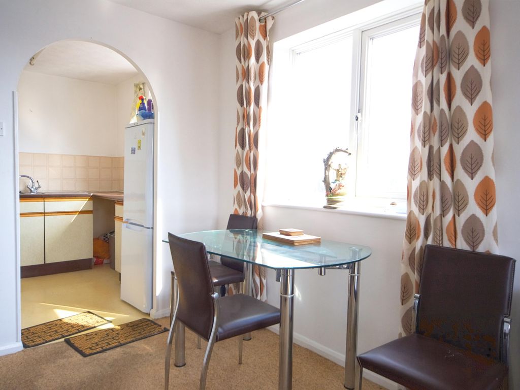 1 bed flat for sale in Churchill Court, Ainsley Close, London N9, £140,000