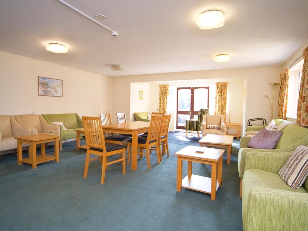 1 bed flat for sale in Churchill Court, Ainsley Close, London N9, £140,000