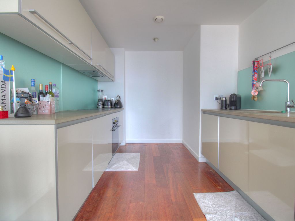 1 bed flat for sale in Beetham Tower, Deansgate, Manchester M3, £170,000