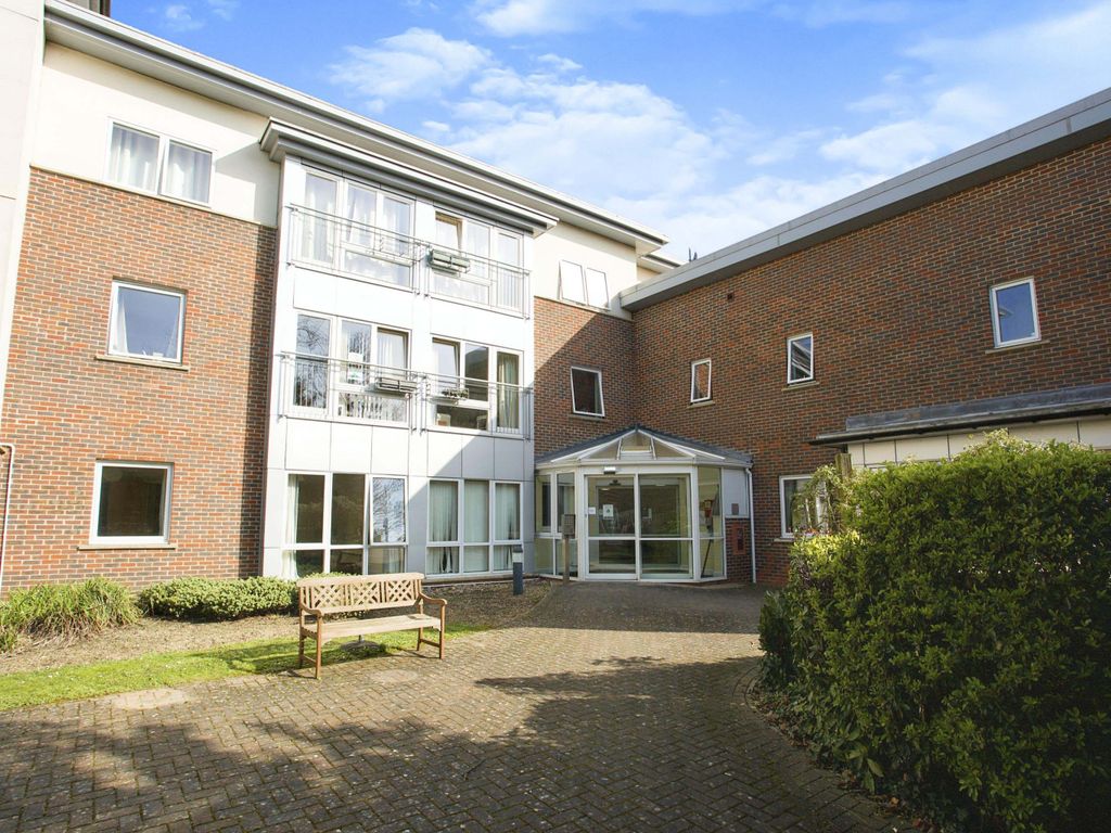 1 bed flat for sale in Rosebrook Court, 2 Beech Avenue, Southampton, Hampshire SO18, £40,000