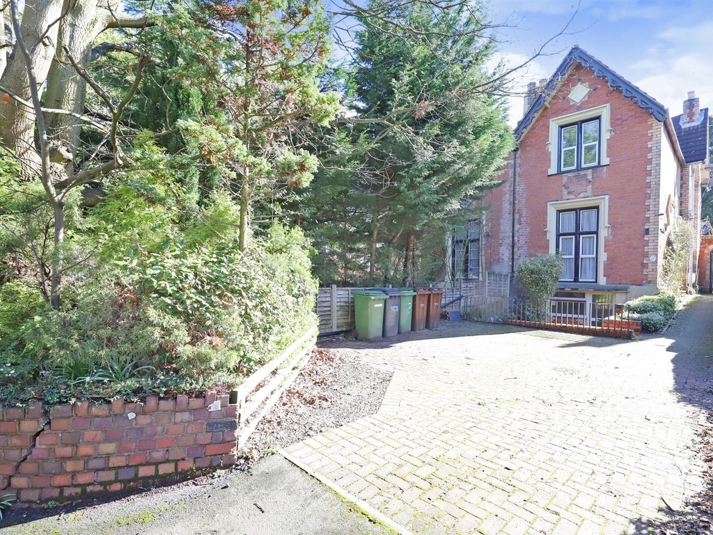 3 bed semi-detached house for sale in Oaks Crescent, Chapel Ash, Wolverhampton WV3, £325,000