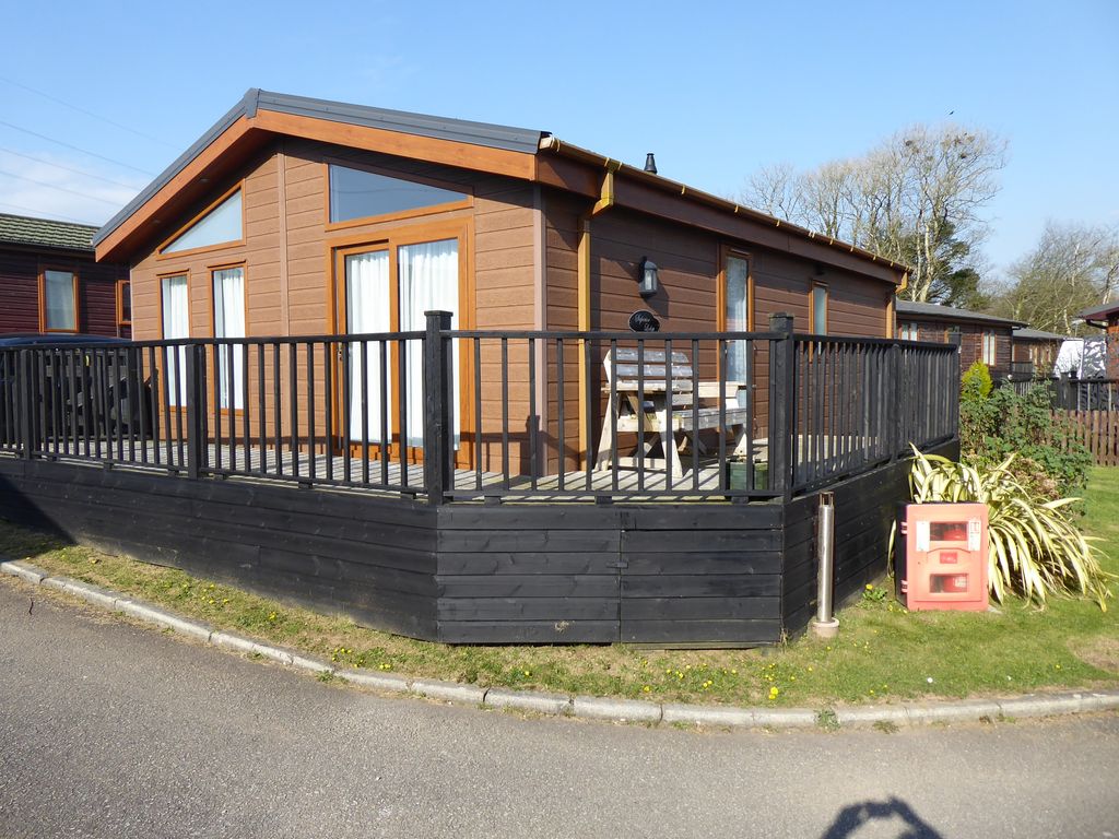 2 bed mobile/park home for sale in Rosewater Park, Treroosel Road, St Teath, Bodmin, Cornwall PL30, £69,500