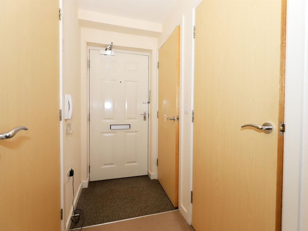 1 bed flat for sale in Broad Gauge Way, City Centre, Wolverhampton WV10, £90,000