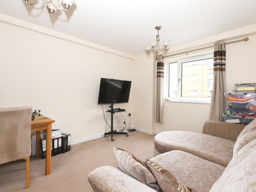 1 bed flat for sale in Broad Gauge Way, City Centre, Wolverhampton WV10, £90,000