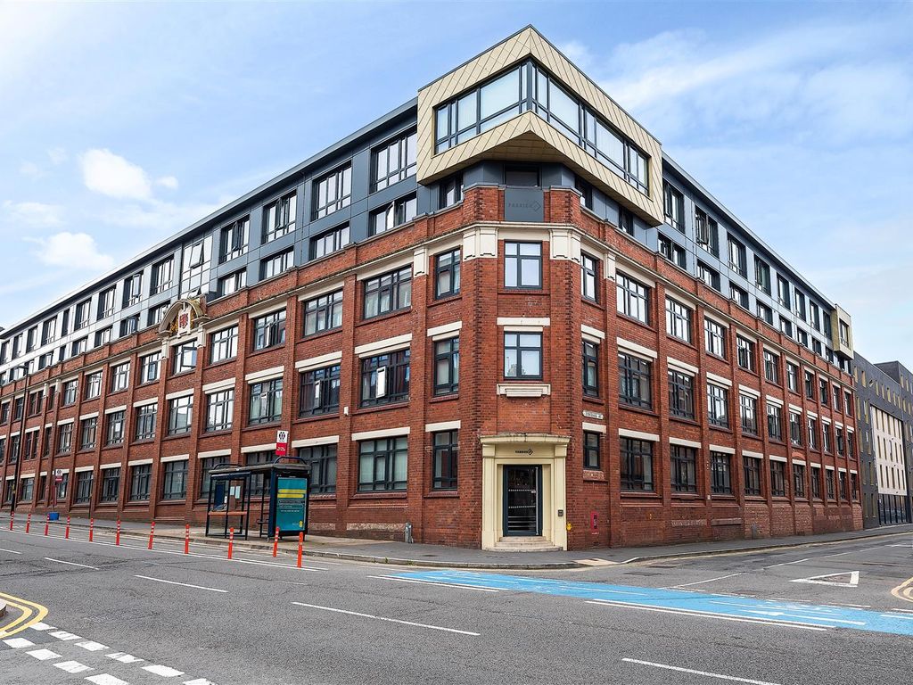 1 bed flat for sale in Fabrick Square, Lombard Street, Birmingham B12, £135,000