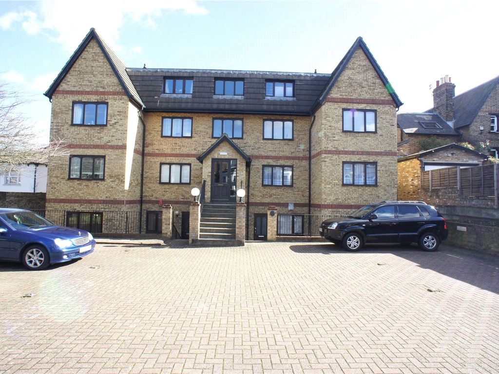 1 bed flat for sale in Lower Park Road, Belvedere DA17, £155,000