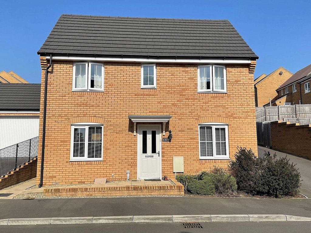 3 bed detached house for sale in Wincanton, Somerset BA9, £315,000