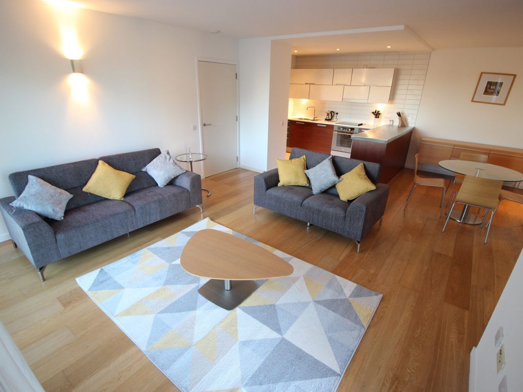 2 bed flat for sale in Skyline Central, Northern Quarter, Manchester M4, £215,000