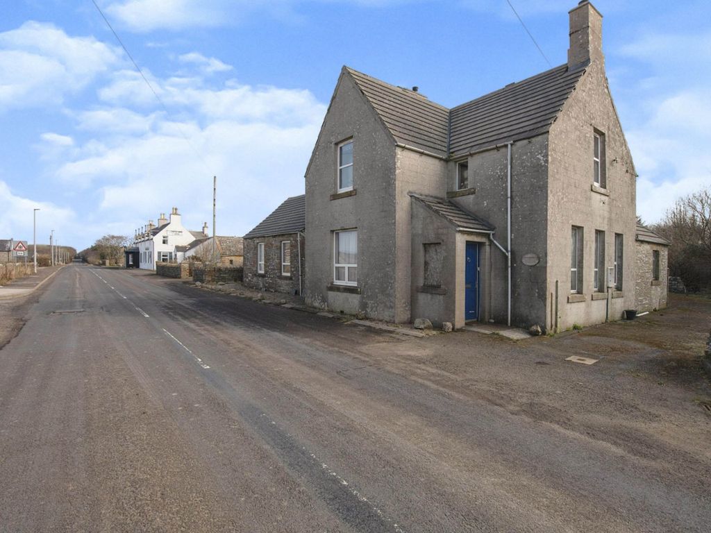 3 bed detached house for sale in Mey, Thurso KW14, £200,000