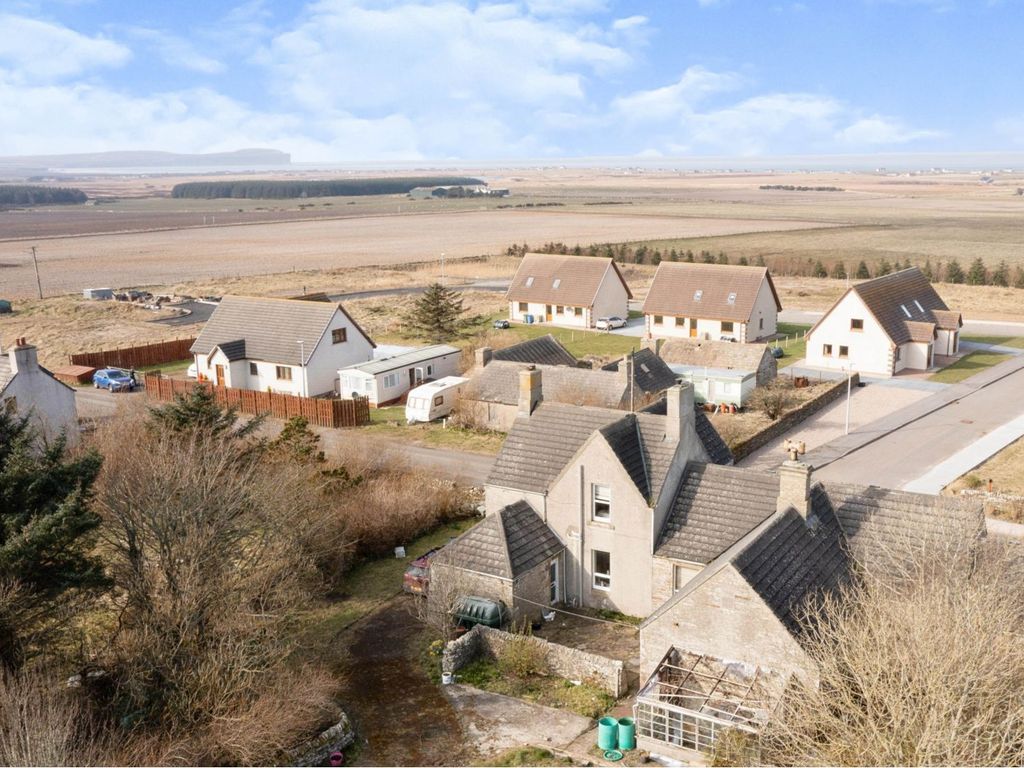 3 bed detached house for sale in Mey, Thurso KW14, £200,000