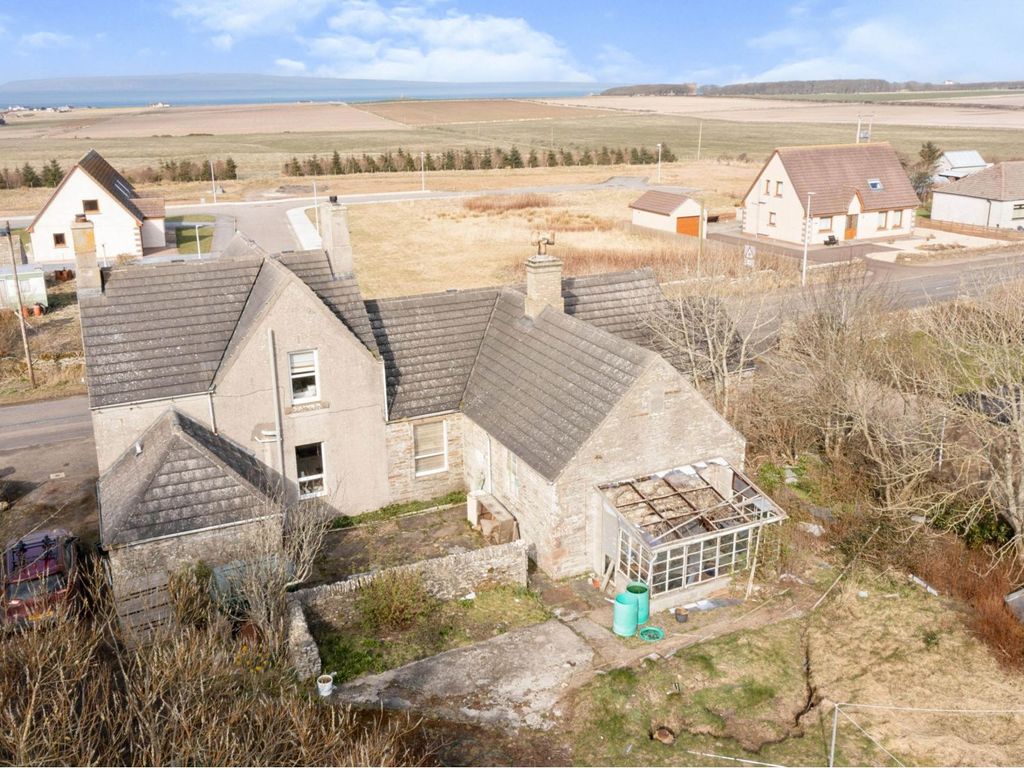 3 bed detached house for sale in Mey, Thurso KW14, £200,000