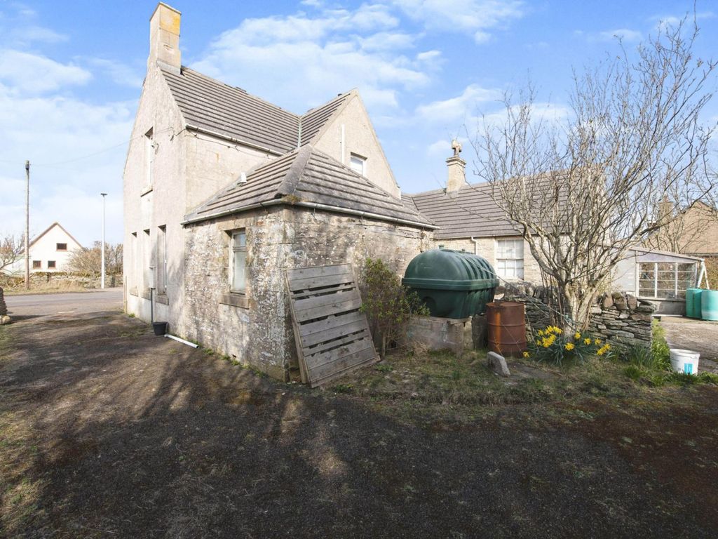 3 bed detached house for sale in Mey, Thurso KW14, £200,000