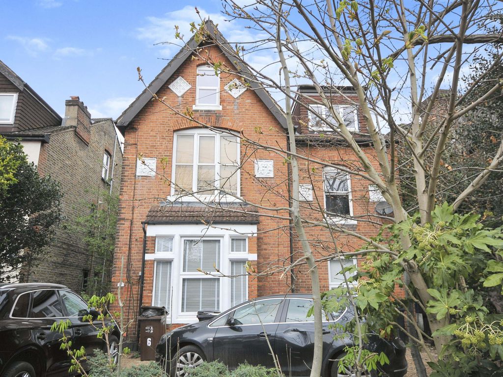 2 bed flat for sale in Bramley Hill, South Croydon CR2, £300,000