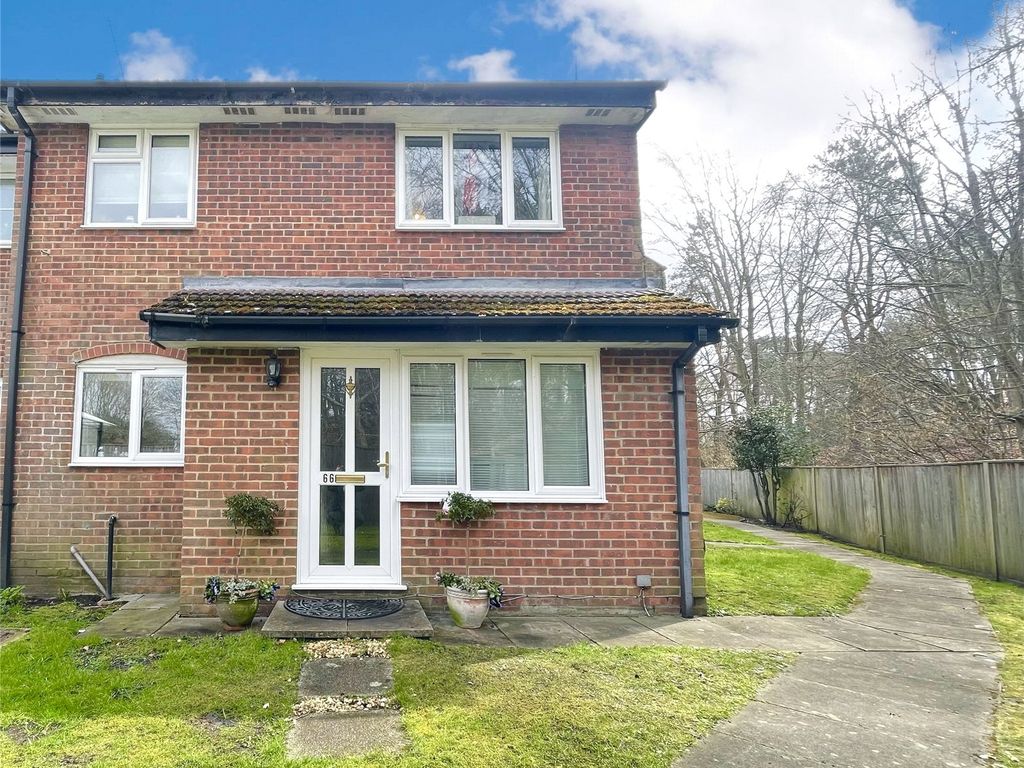 1 bed terraced house for sale in Nightingale Close, Farnborough GU14, £220,000