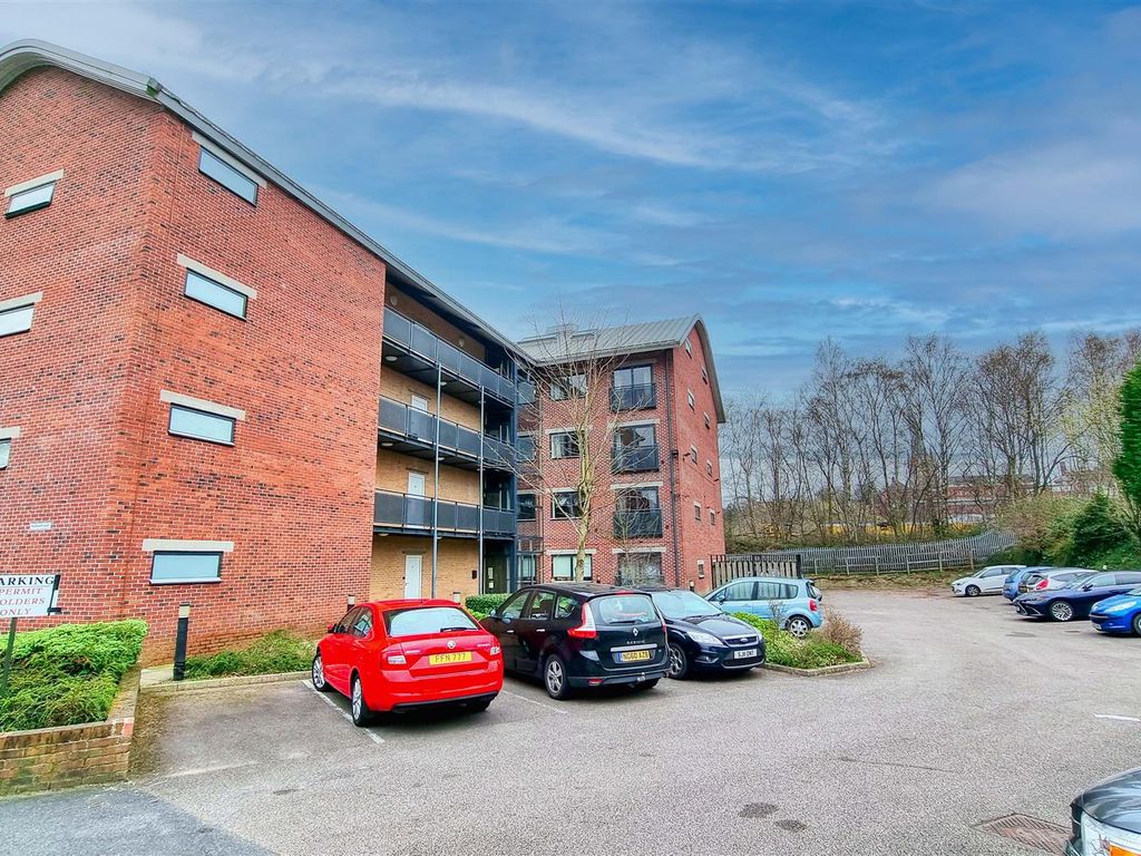 1 bed flat for sale in Markham Quay, Camlough Walk, Chesterfield, Derbyshire S41, £100,000