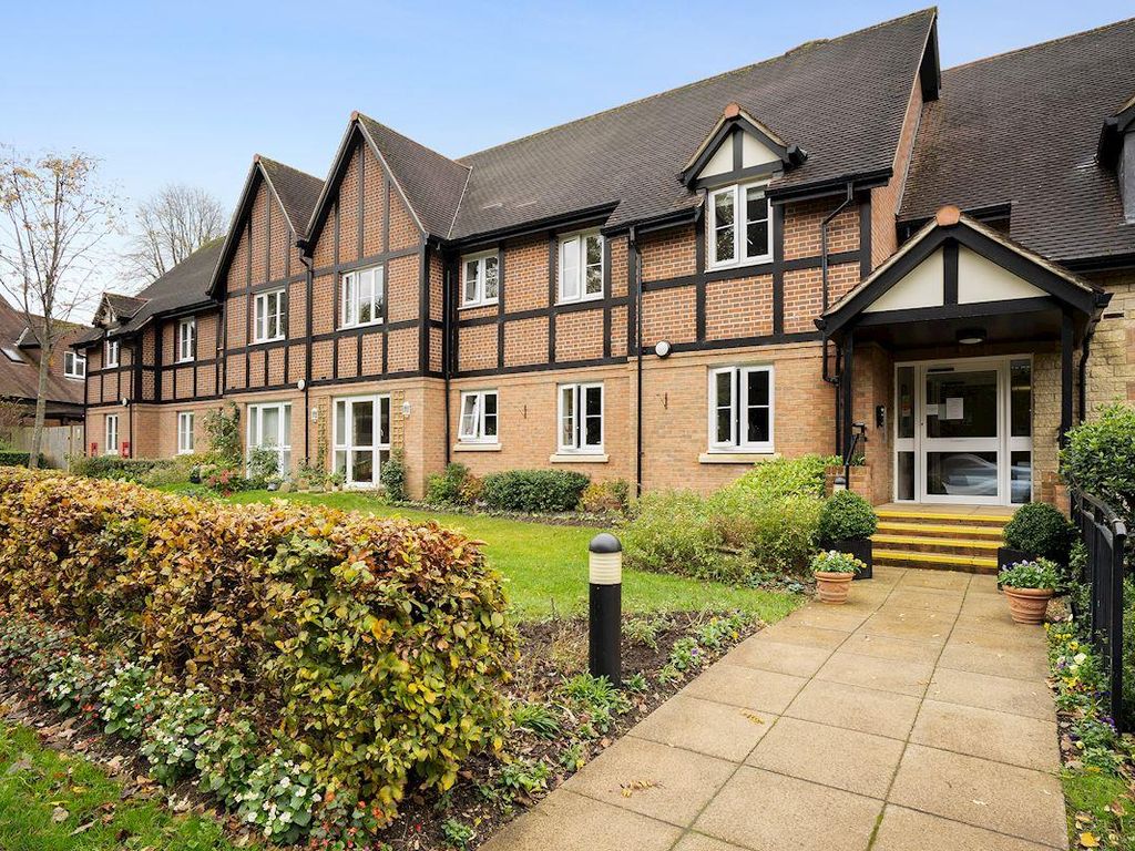 1 bed flat for sale in Foxmead Court, Meadowside, Storrington, Pulborough RH20, £200,000