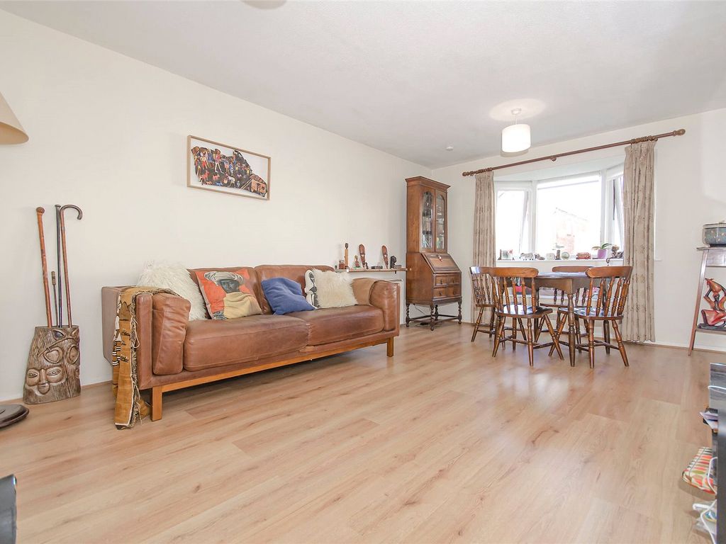 1 bed flat for sale in Mayflower Lodge, 10 Wetherill Road, London N10, £250,000