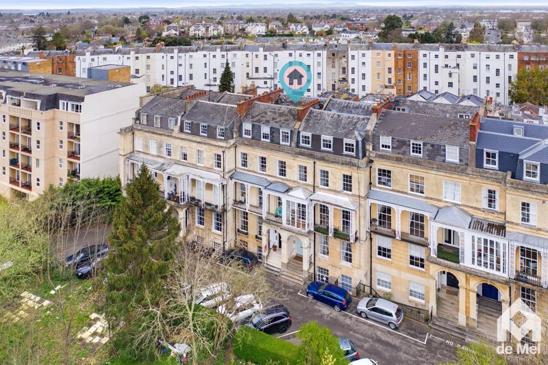 1 bed flat for sale in Lansdown Place, Cheltenham GL50, £135,000