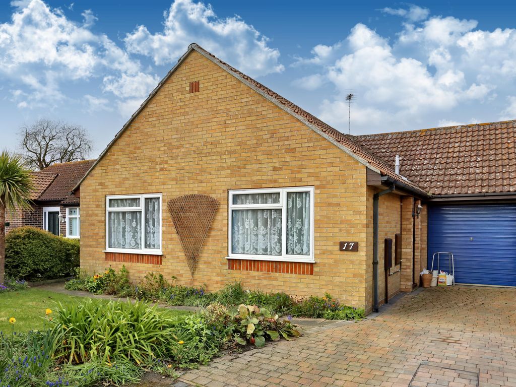 2 bed detached bungalow for sale in Rogers Close, Felixstowe IP11, £299,000