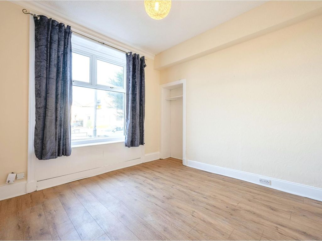 1 bed flat for sale in Bonnyton Road, Kilmarnock KA1, £39,995