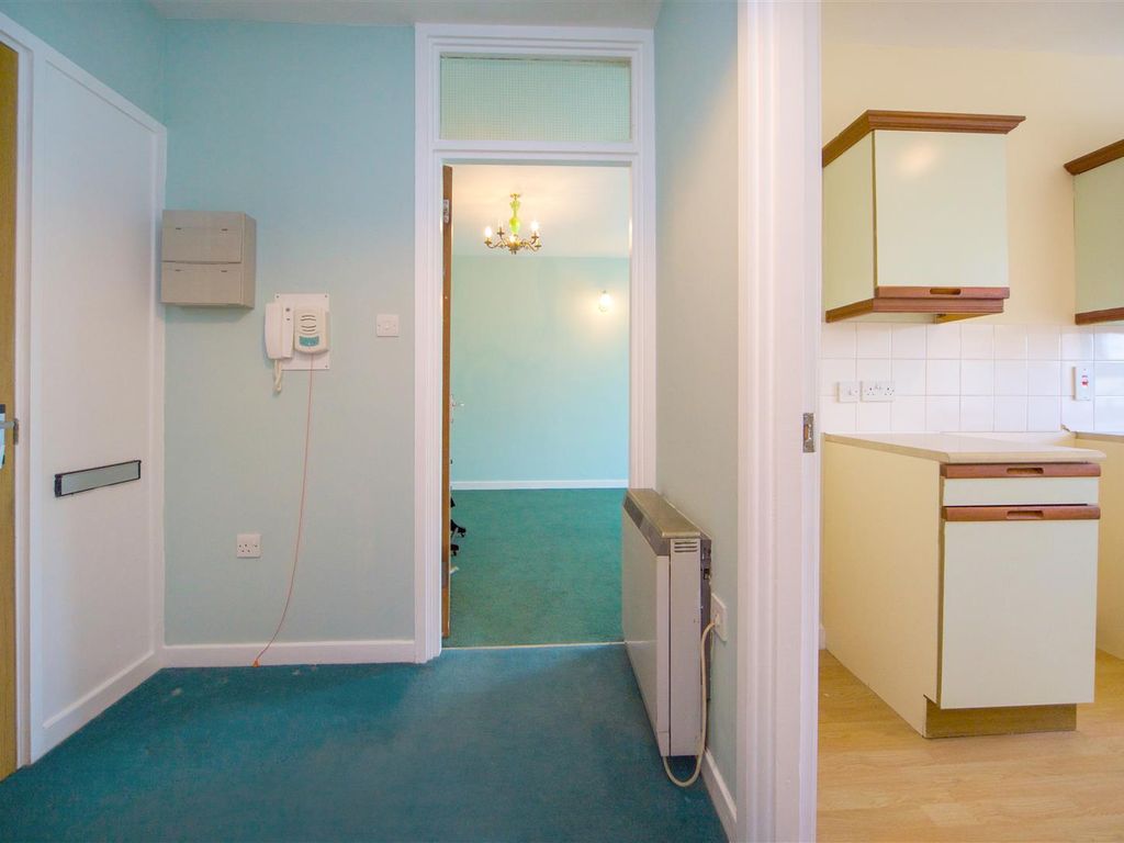 1 bed flat for sale in Potters Lane, New Barnet, Barnet EN5, £129,550