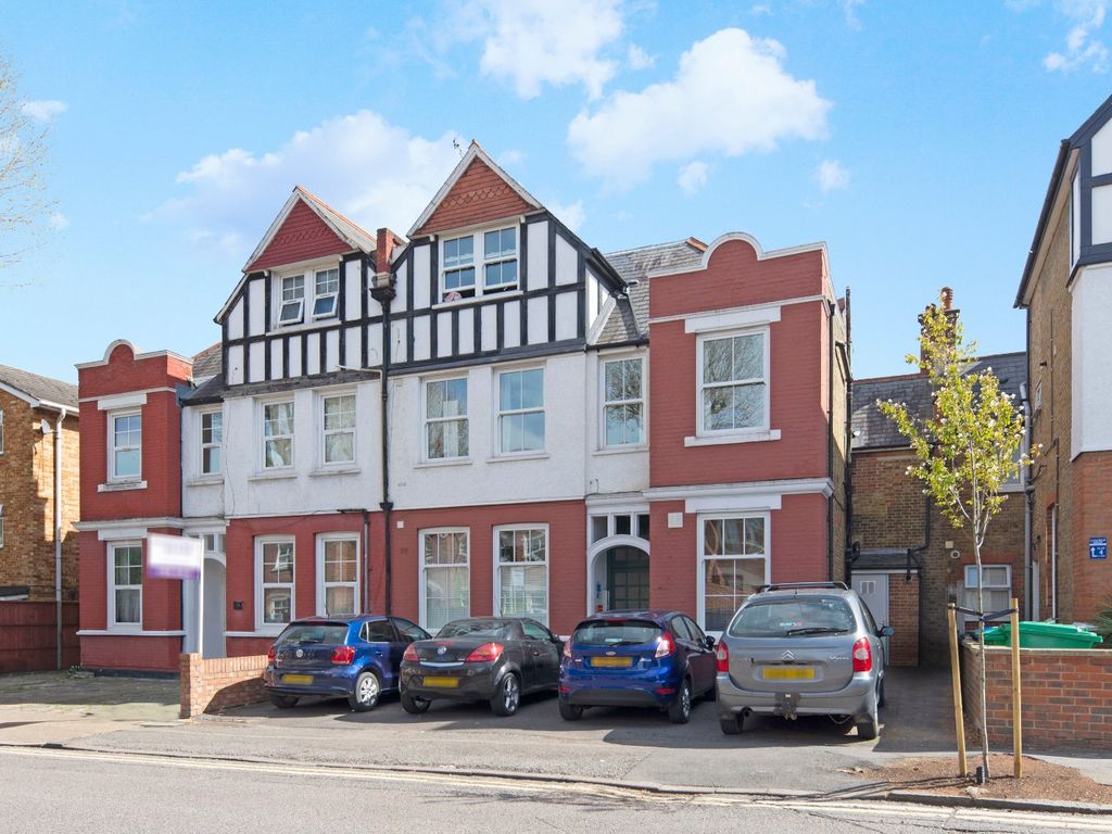 1 bed flat for sale in Beaufort Road, Kingston Upon Thames KT1, £215,000