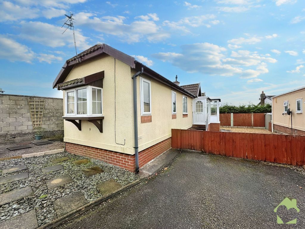 2 bed mobile/park home for sale in Sea View Residential Park, Bank Lane, Warton, Preston PR4, £99,950