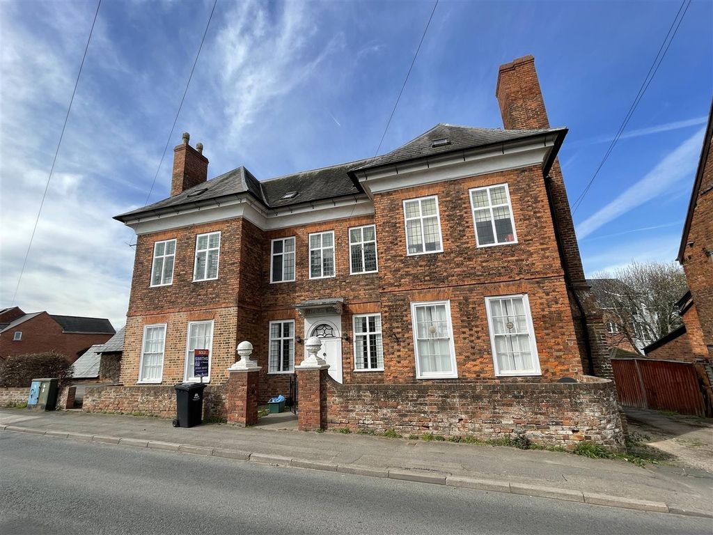 1 bed flat for sale in Culver Street, Newent GL18, £79,950